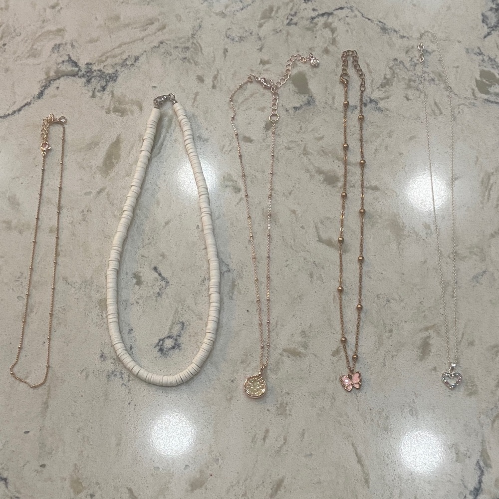Elegant White and Gold Necklace Set of 5!!